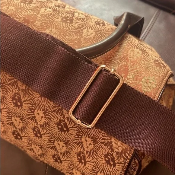 Large Anne Klein Tote/Carpetbag.